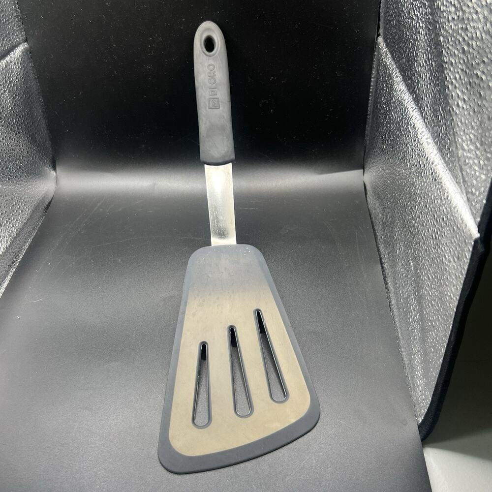DI ORO Living Chef Series Heat Resistant 600F Flexible Silicone Omelet Spatula - Picture 4 of 8